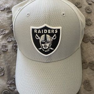 Raider Men’s Hat Adjustable